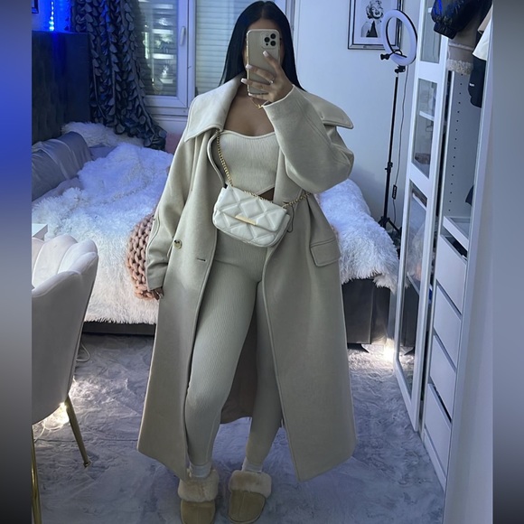 Zara Set - Ecru Seamless Corset Top & Leggings - Picture 9 of 17